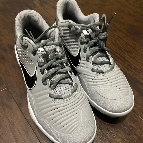 NEW Nike Alpha Huarache Varsity Grey size 9 womens softball cleats - Picture 3 of 7